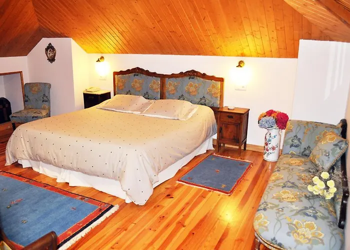 Kır Evi A Bouza Monte Bouza